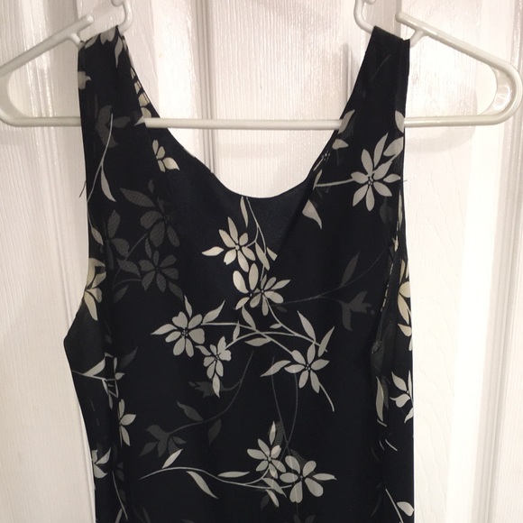 Black dress with white floral pattern - Picture 4 of 5